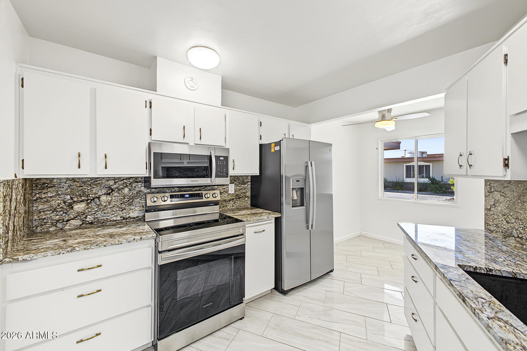 16871 N 103rd Avenue - Photo 0