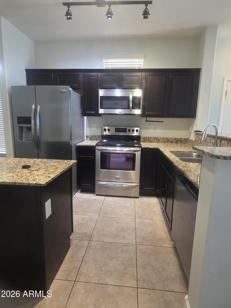 2150 W Alameda Road - Photo 18