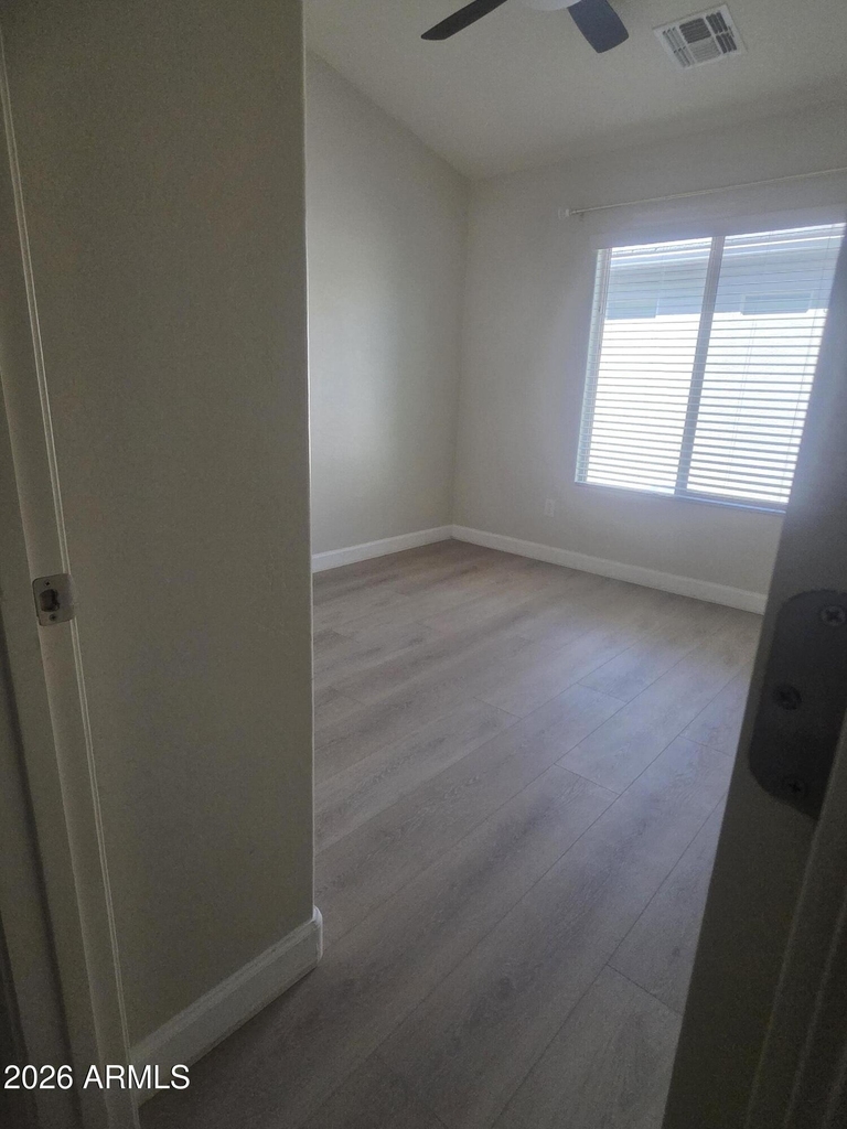 2150 W Alameda Road - Photo 5