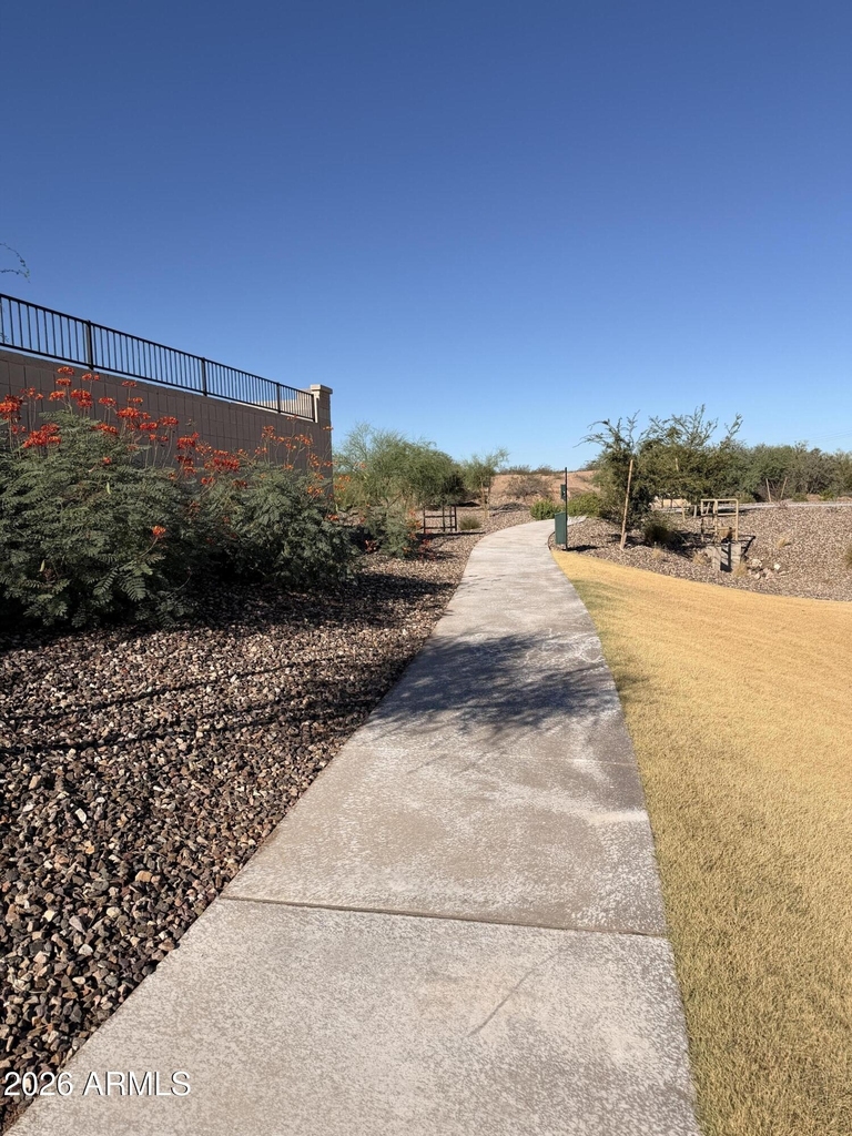 526 W Van Haren Street - Photo 32