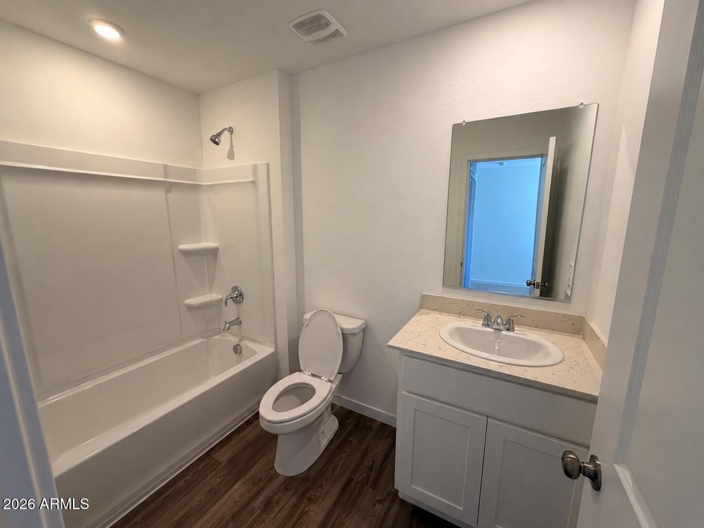 526 W Van Haren Street - Photo 17