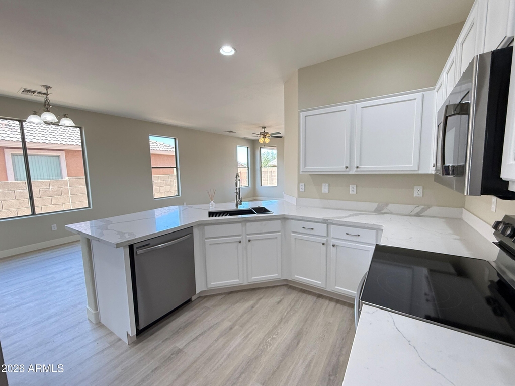 12514 W Winslow Avenue - Photo 9