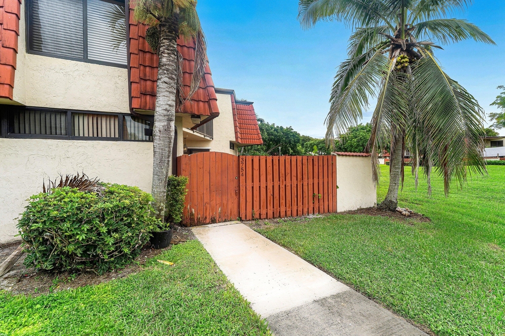 3754 Victoria Drive - Photo 2