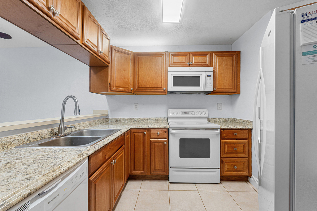 3754 Victoria Drive - Photo 14