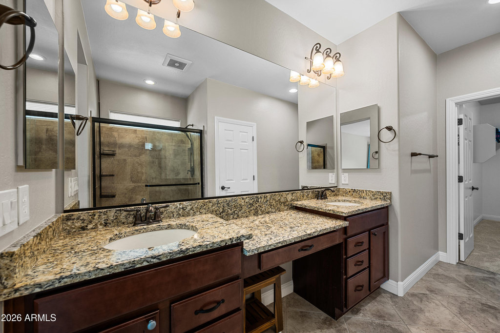 1813 W Straight Arrow Lane - Photo 14