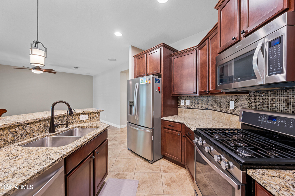 1813 W Straight Arrow Lane - Photo 10