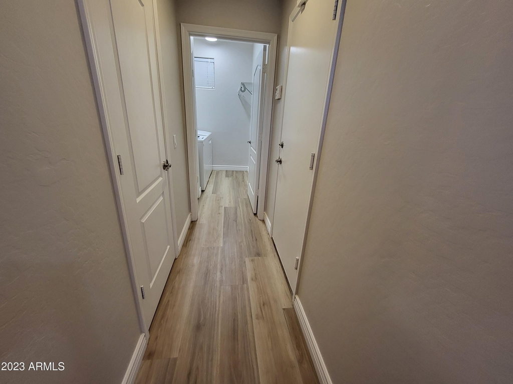 833 E Sheffield Avenue - Photo 16