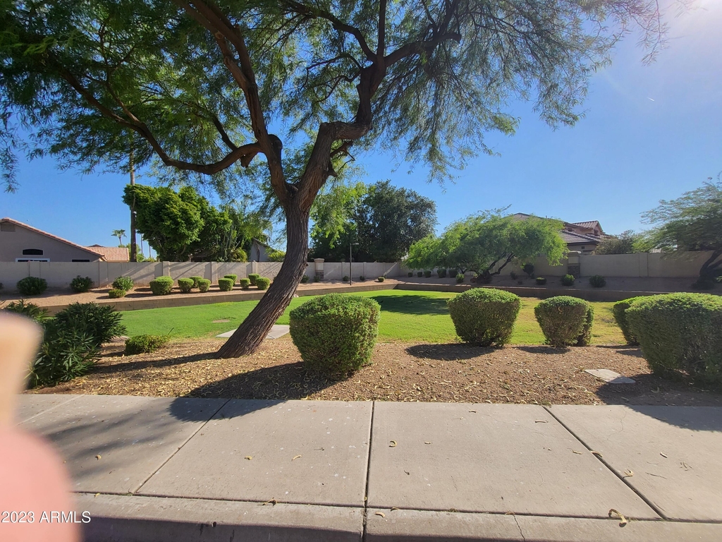 833 E Sheffield Avenue - Photo 42