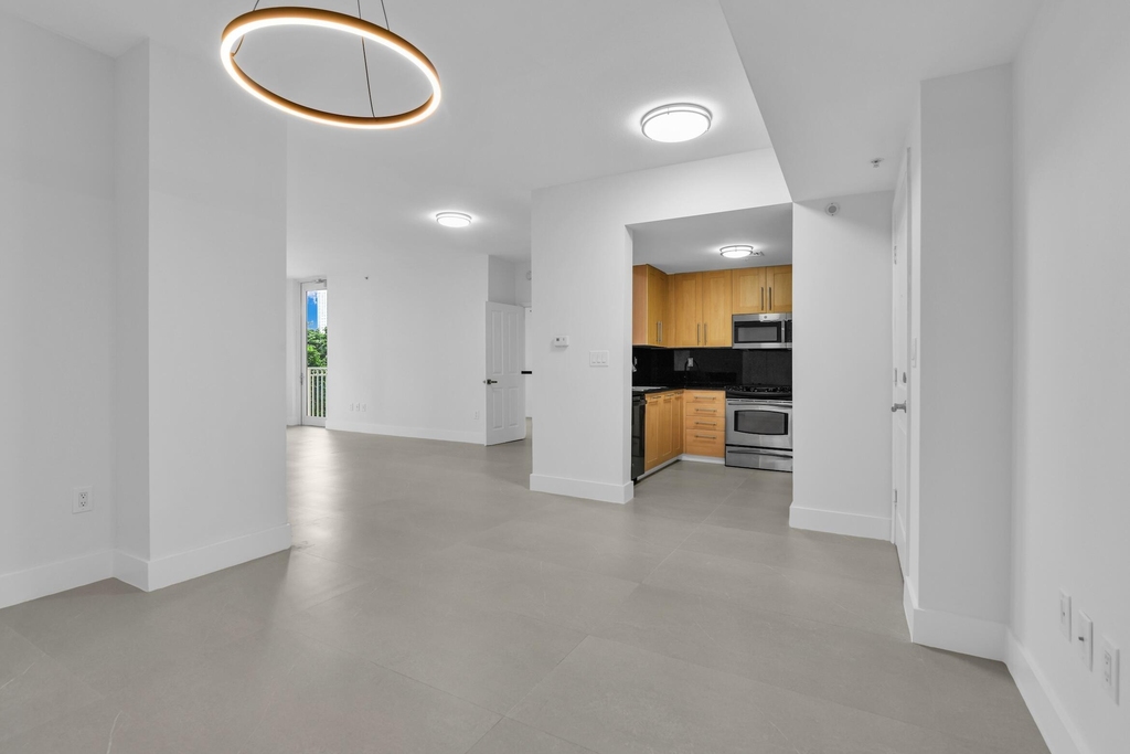 511 Se 5th Avenue - Photo 1