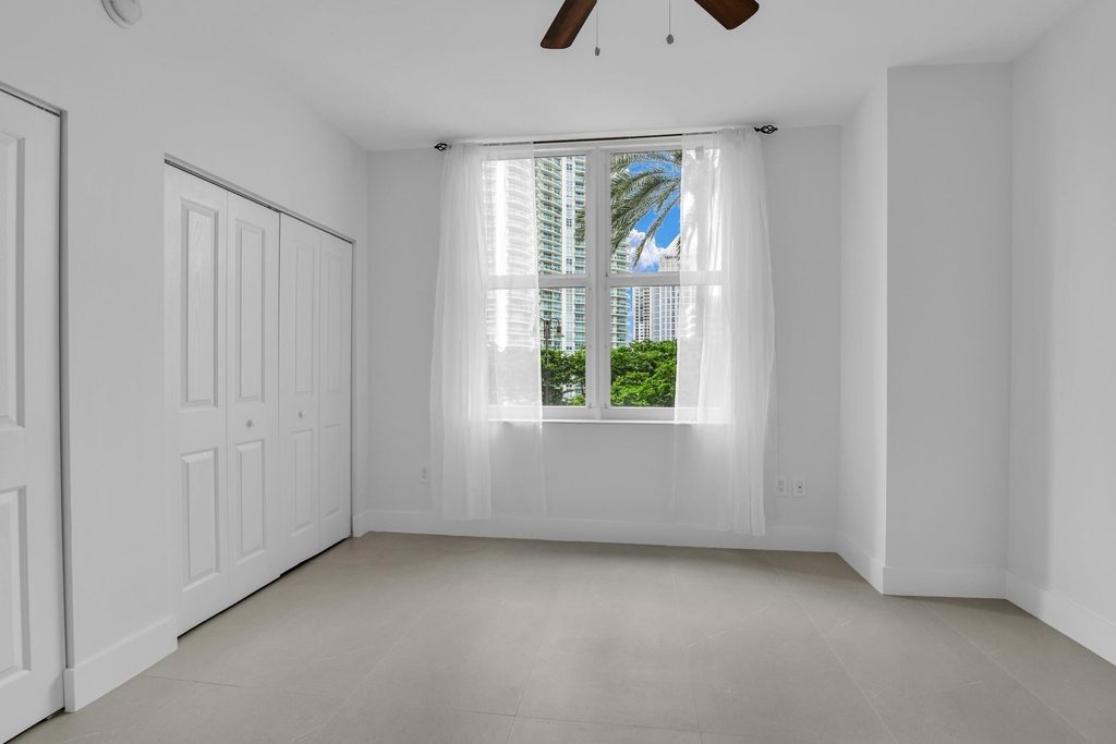 511 Se 5th Avenue - Photo 9