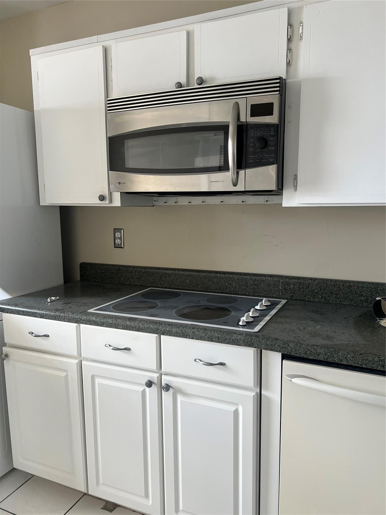 3100 Ne 48th Street - Photo 4