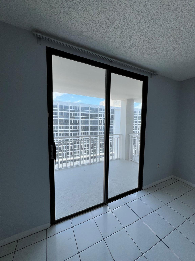 3100 Ne 48th Street - Photo 11