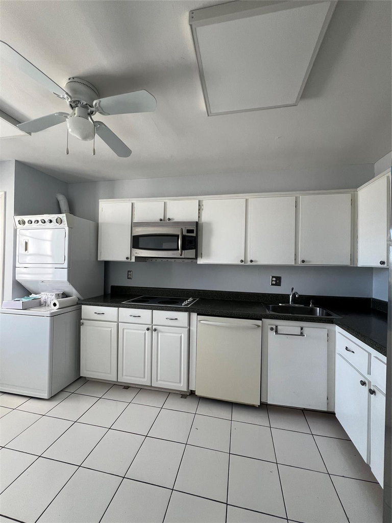 3100 Ne 48th Street - Photo 3