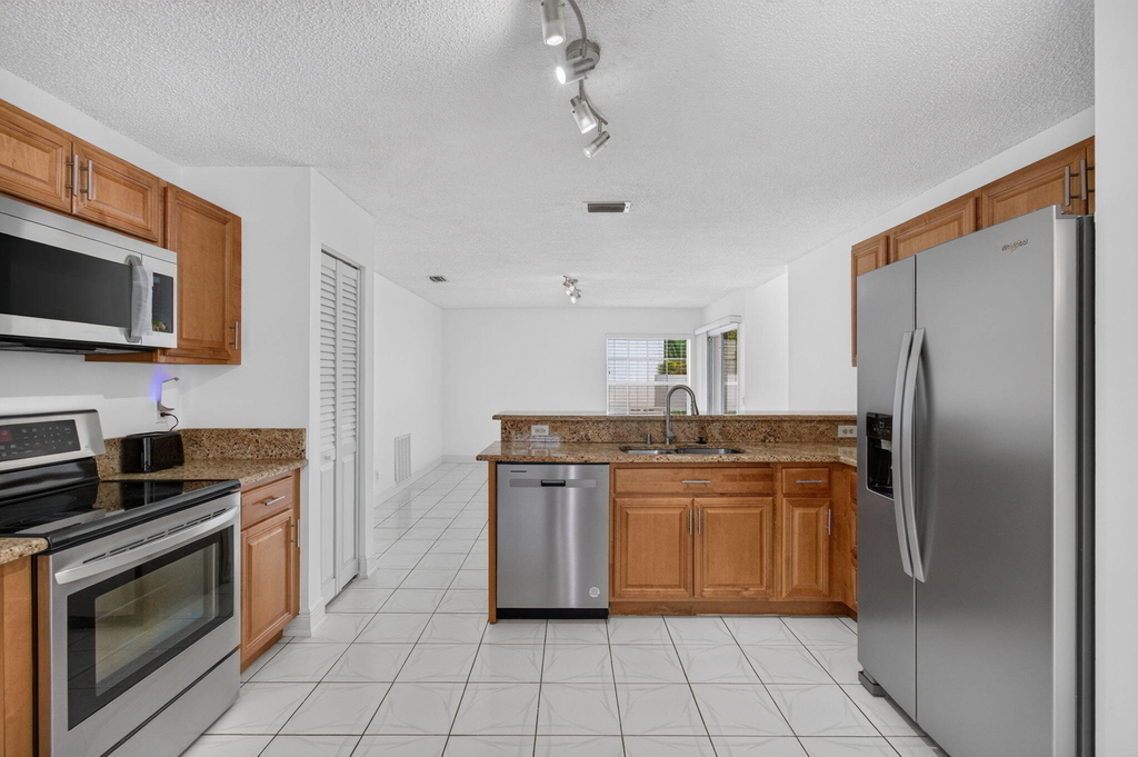 10621 Wheelhouse Circle - Photo 24