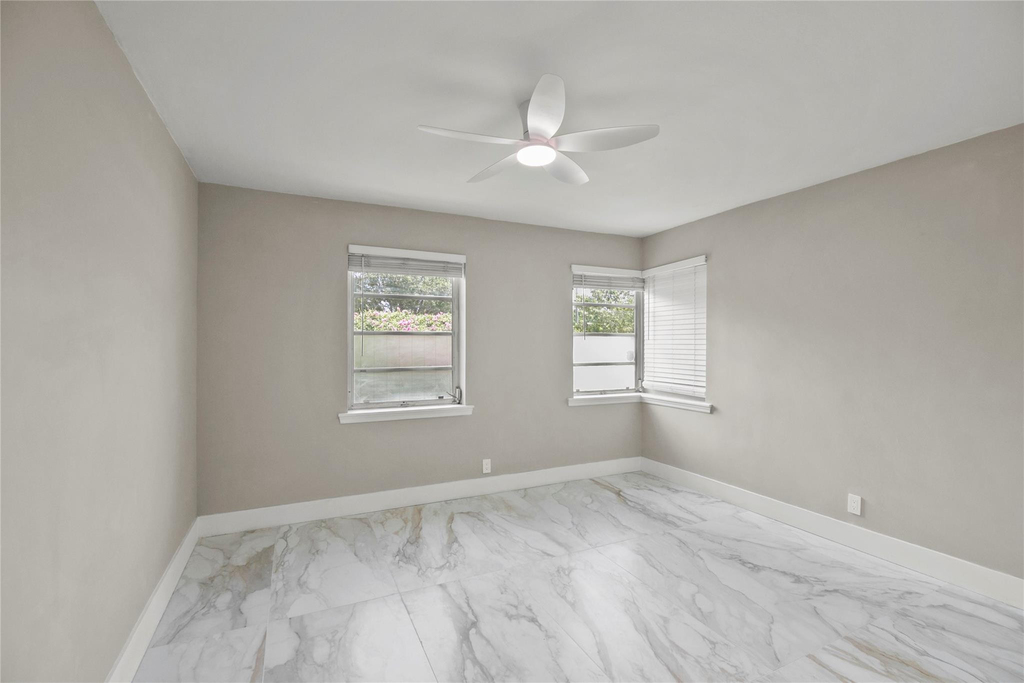 1010 Ne 24th Street - Photo 13