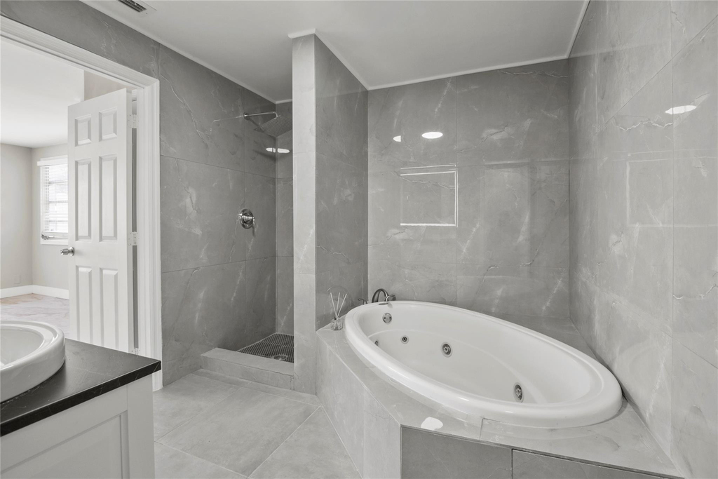 1010 Ne 24th Street - Photo 21