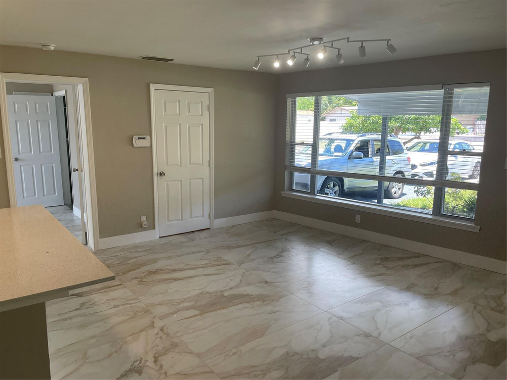 1010 Ne 24th Street - Photo 12