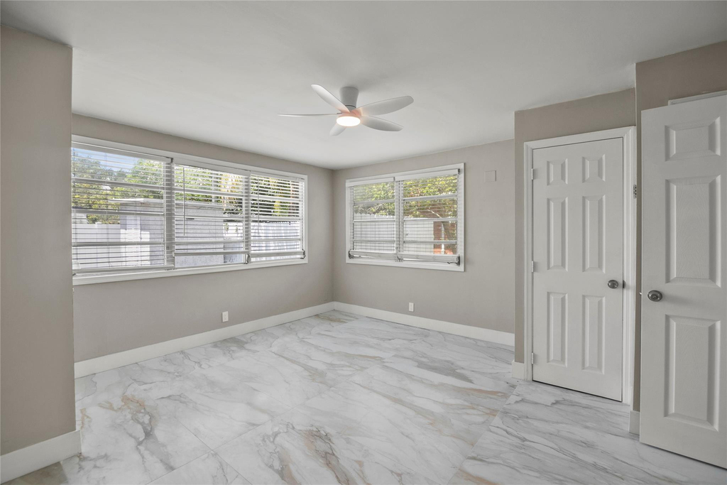 1010 Ne 24th Street - Photo 14