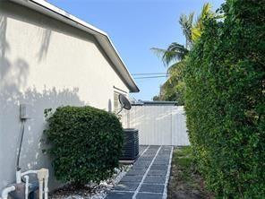 1010 Ne 24th Street - Photo 3