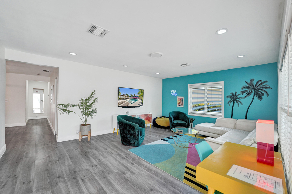 1535 Hollywood Boulevard - Photo 2