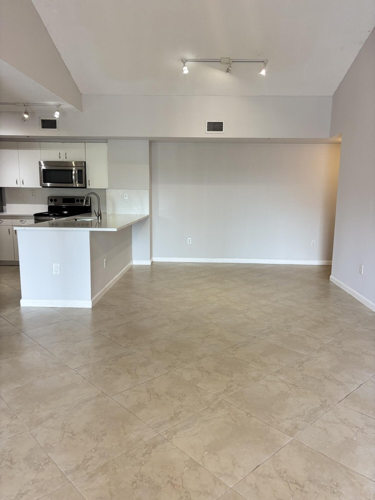 2640 S University Drive - Photo 5