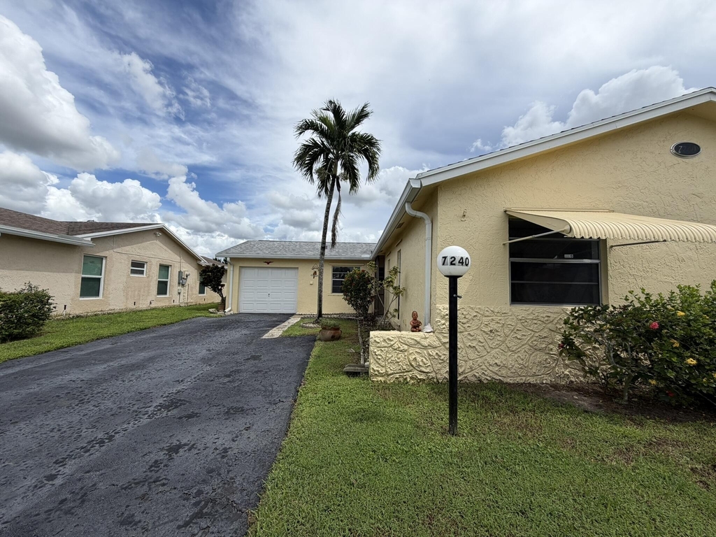 7240 Pineforest Circle - Photo 0