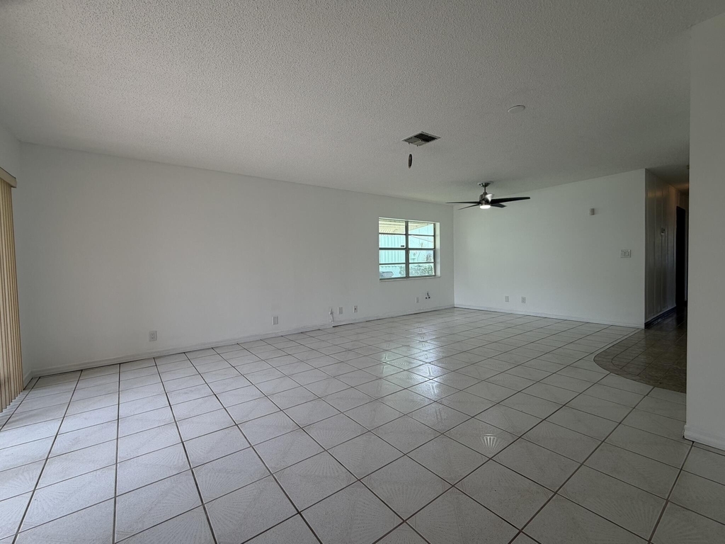 7240 Pineforest Circle - Photo 3