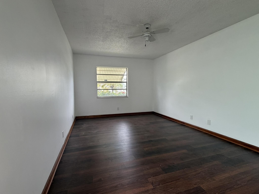 7240 Pineforest Circle - Photo 15