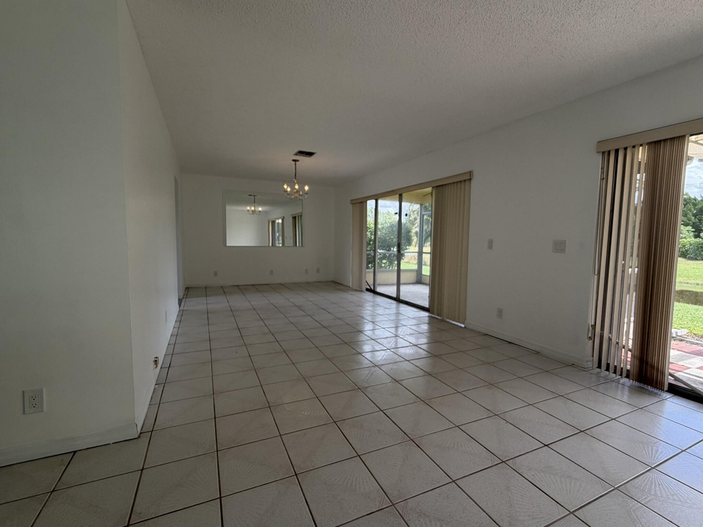 7240 Pineforest Circle - Photo 13