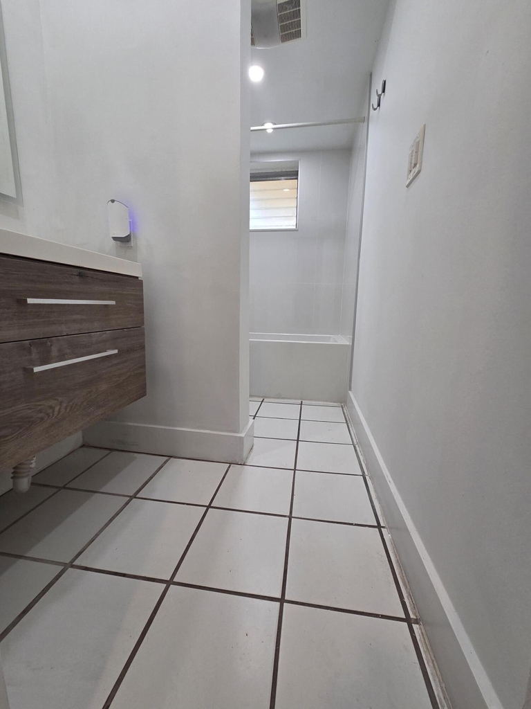 2716 Ne 30th Place - Photo 12