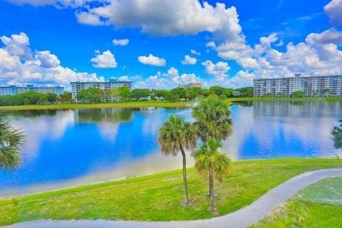 2801 N Palm Aire Drive - Photo 47