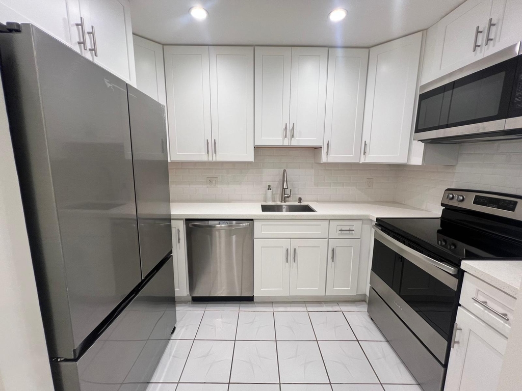 3294 Nw 104th Avenue - Photo 3