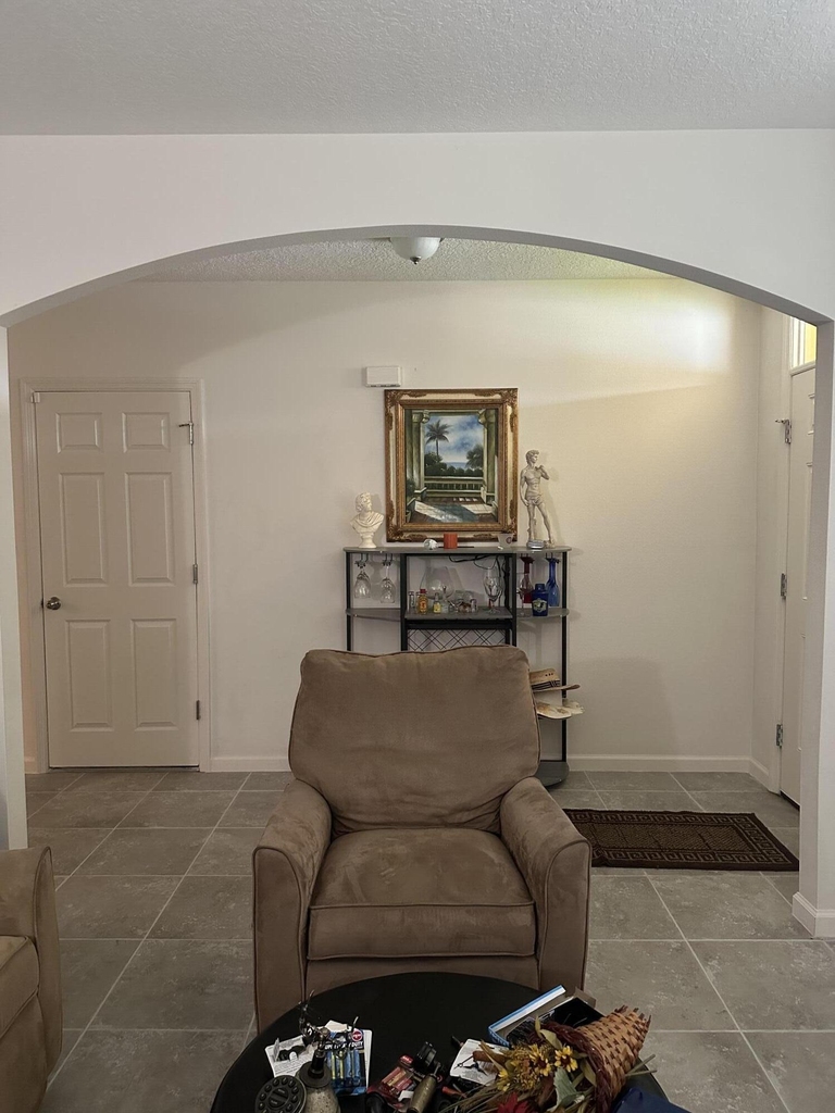 6140 Nw Regent Street - Photo 4