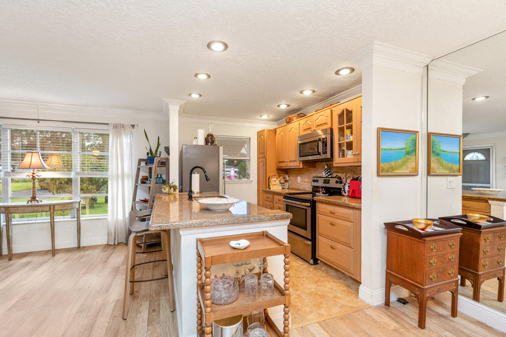 420 High Point Drive - Photo 3