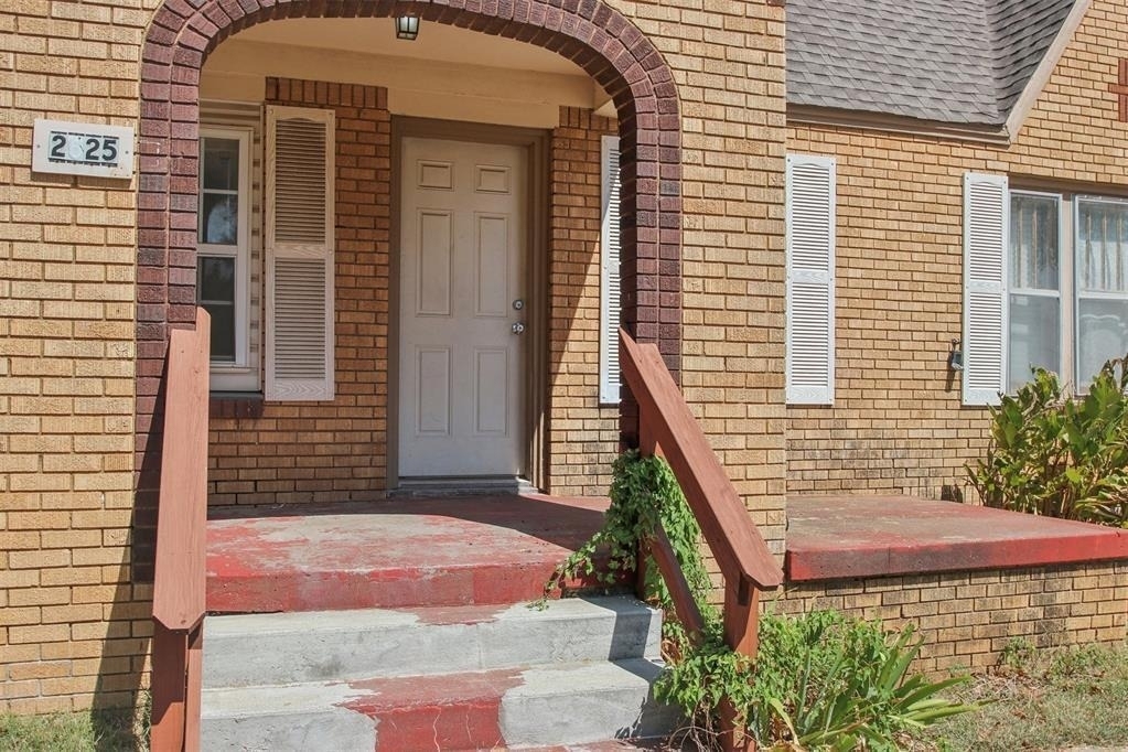 2625 Nw 13th Street - Photo 2