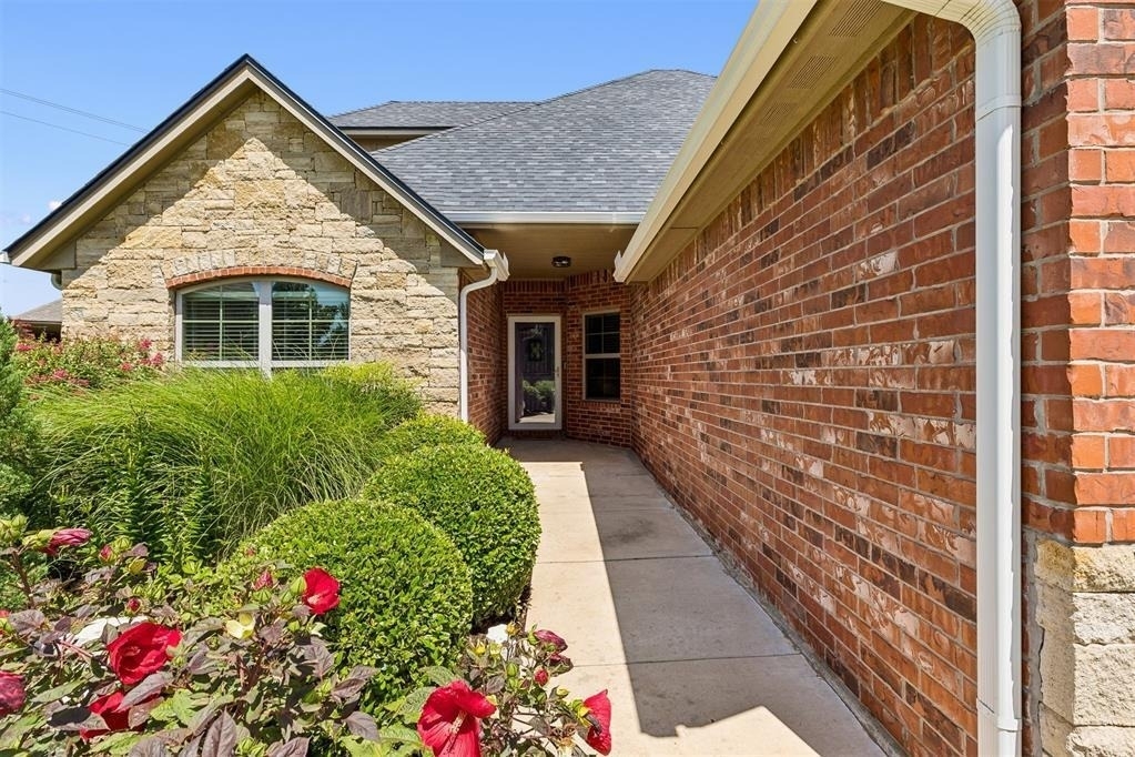 8421 126th Street - Photo 2