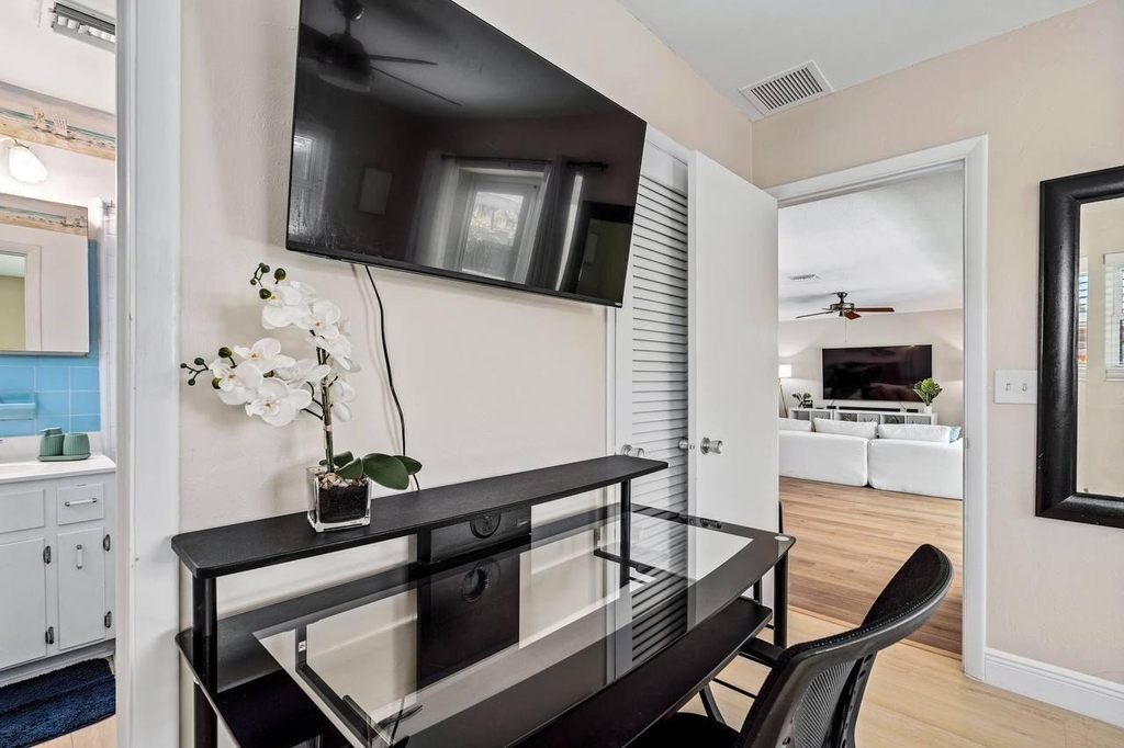 430 Ne 43rd Street - Photo 15
