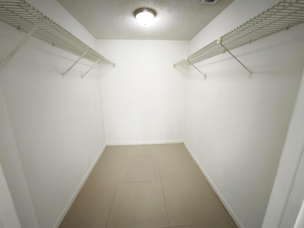 8720 Shadow Wood Boulevard - Photo 8