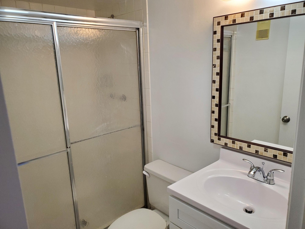 8720 Shadow Wood Boulevard - Photo 5
