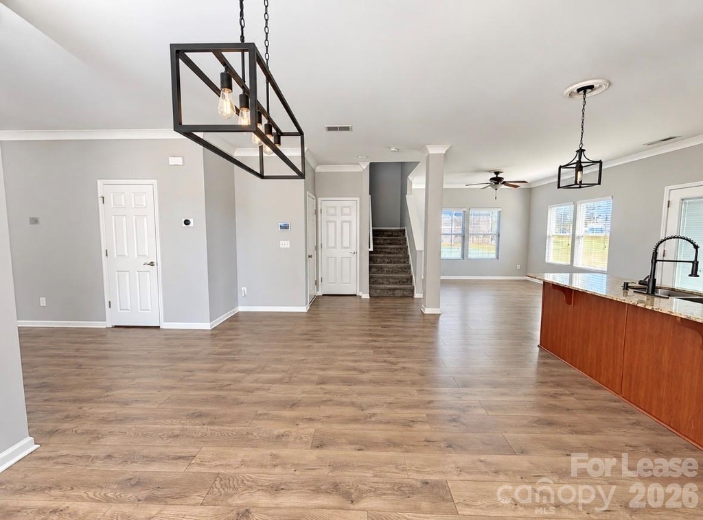 133 Altondale Drive - Photo 3