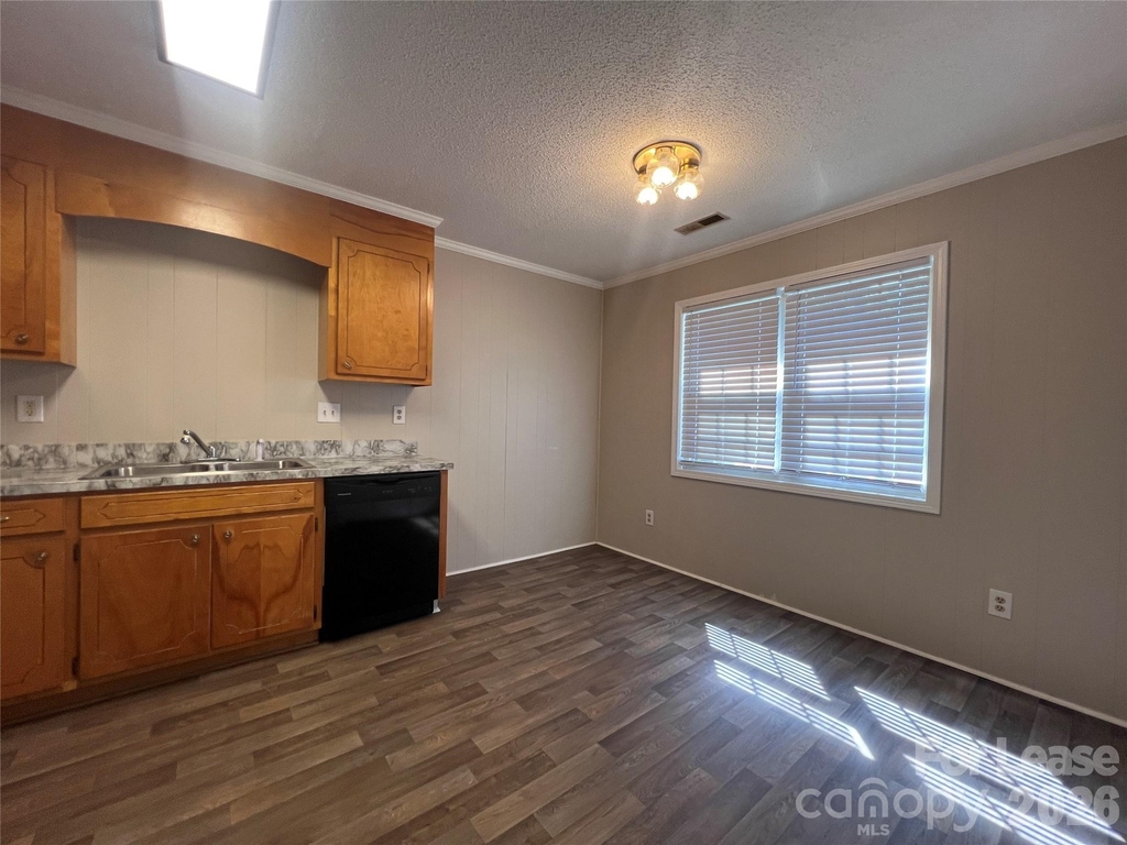 313 E Washington Avenue - Photo 4