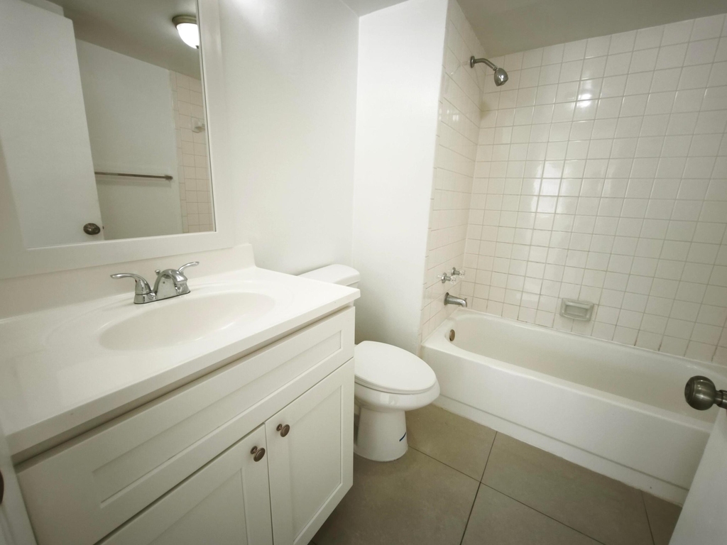 8720 Shadow Wood Boulevard - Photo 4