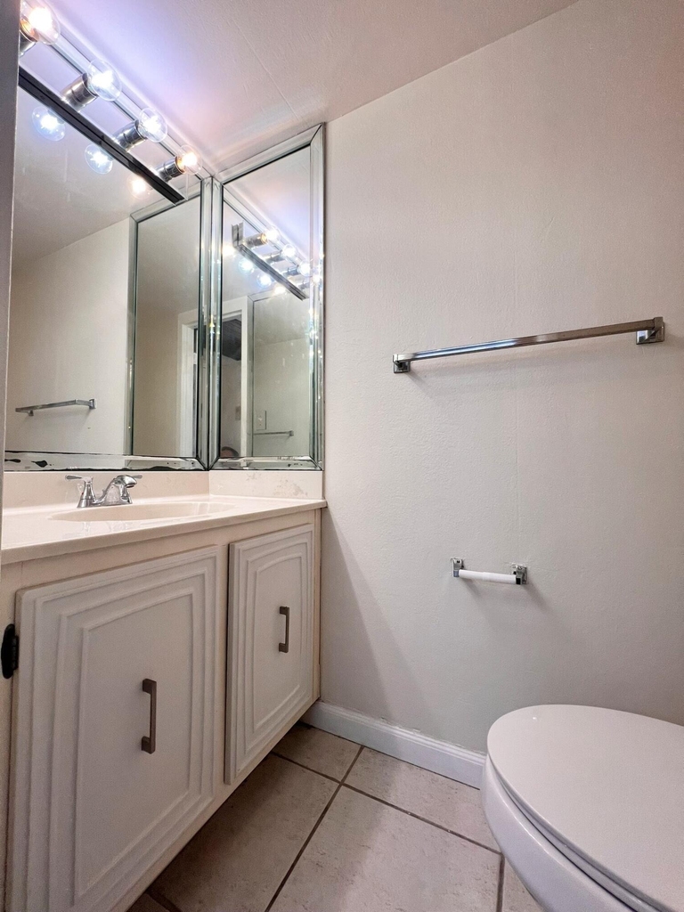 800 Parkview Drive - Photo 19