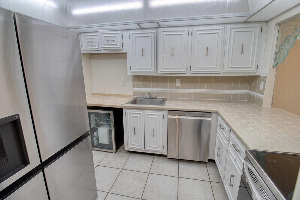 800 Parkview Drive - Photo 10