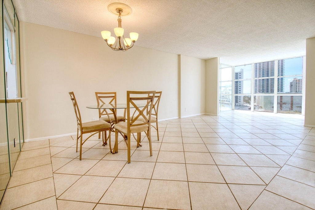 800 Parkview Drive - Photo 5