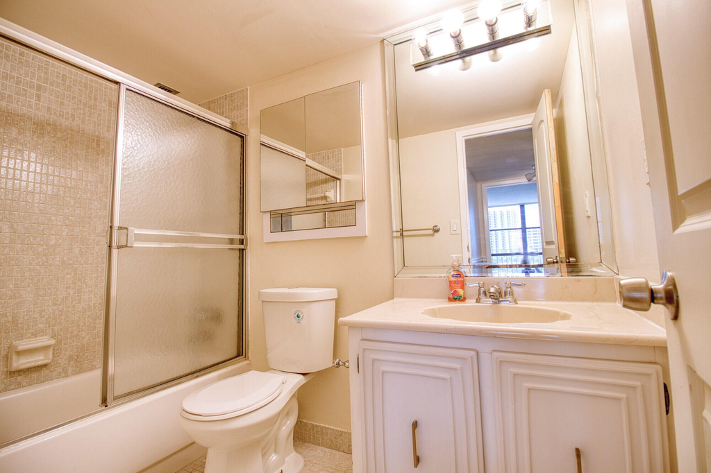 800 Parkview Drive - Photo 18