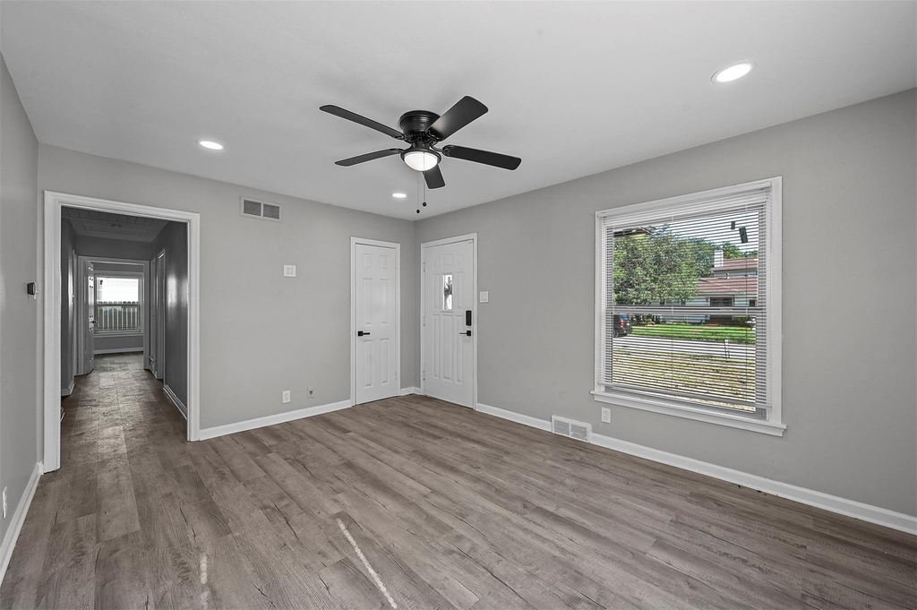 3677 Rockdale Drive - Photo 3