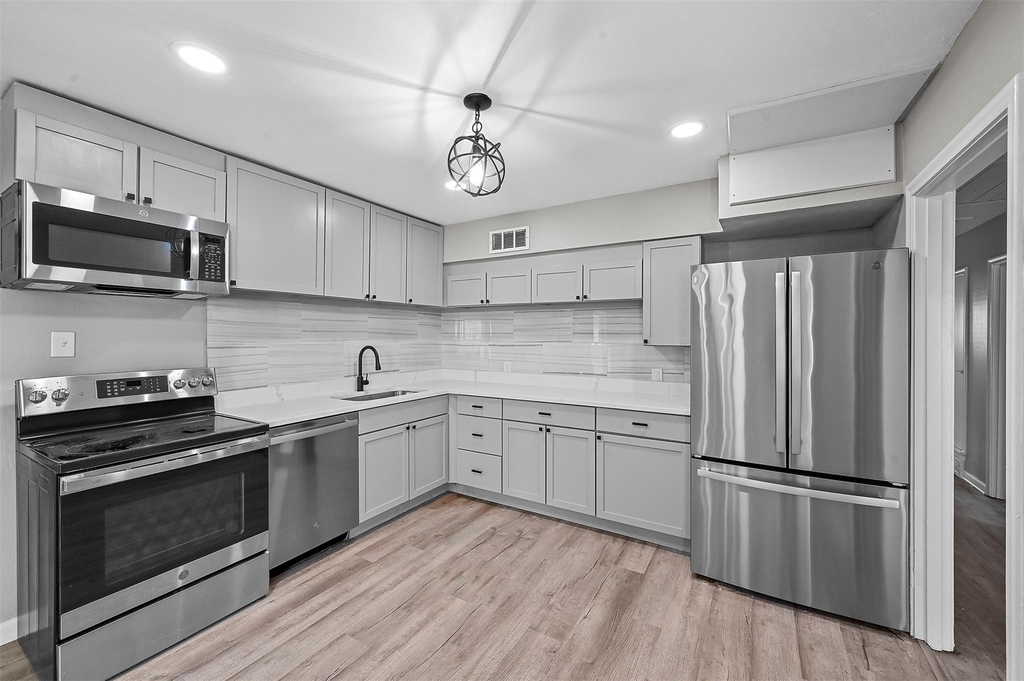 3677 Rockdale Drive - Photo 6