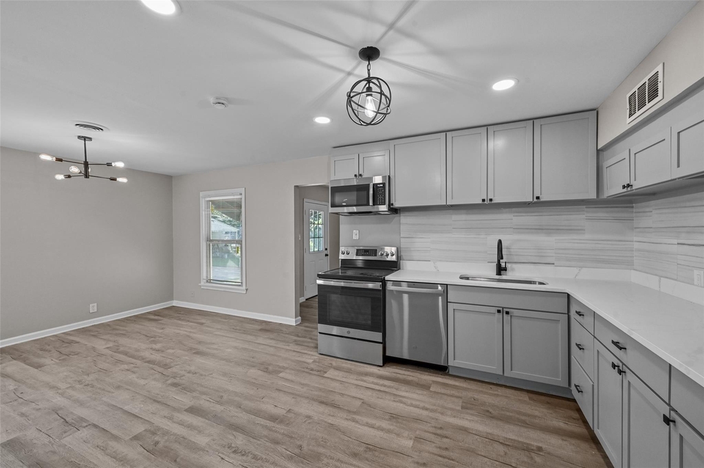 3677 Rockdale Drive - Photo 7