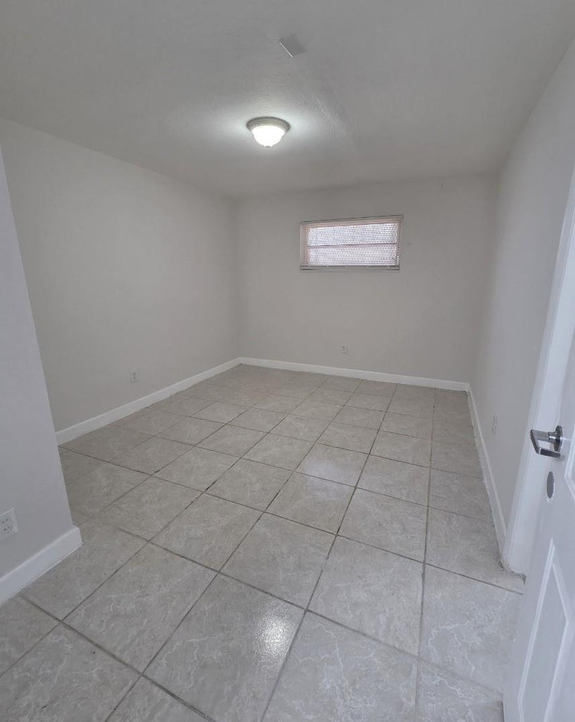 2127 Nw 7th Street - Photo 4